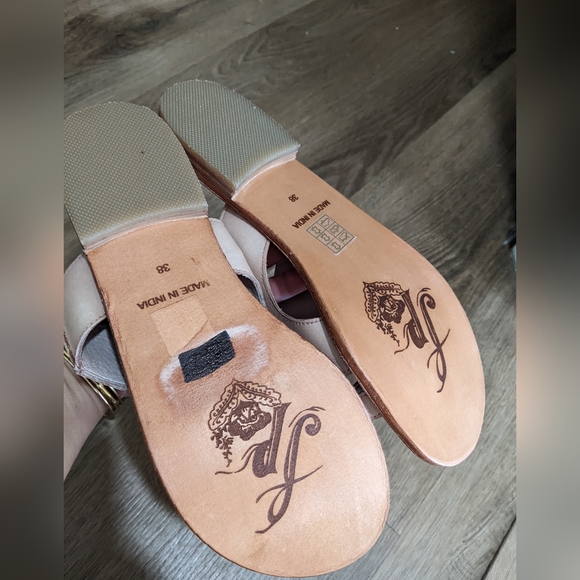NWOT! Free People Sandals - Picture 10 of 12